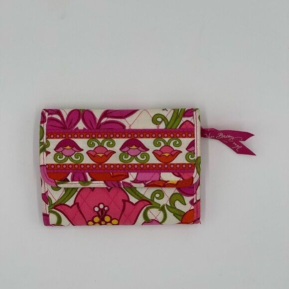 Vera Bradley Lilli Bell Euro Tri Fold Snap Quilted Wallet Floral White Pink - Picture 1 of 6